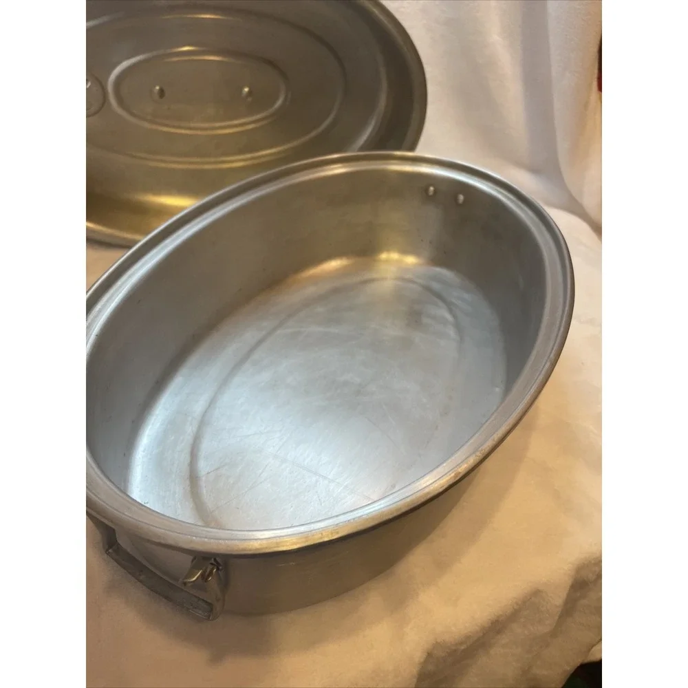 Vintage Oval Aluminum Roasting Pan with Domed Vented Lid Silver 18.5‎ Inch